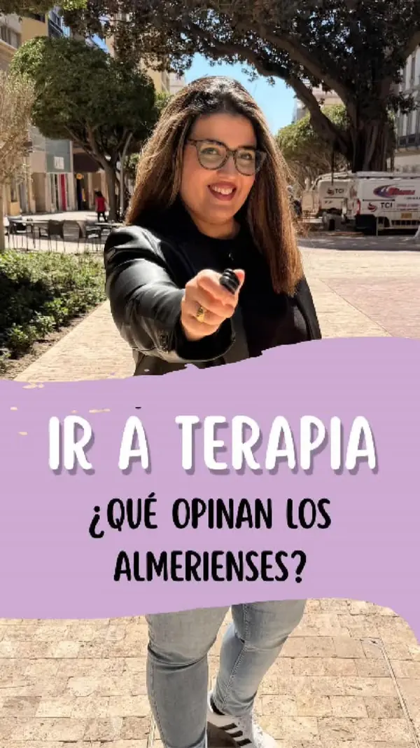 Portada del reel «Ir a terapia: ¿qué opina Almería?» de Marina Ruiz Psicología